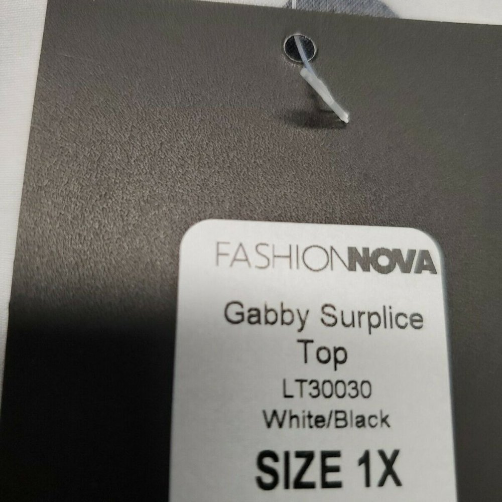 Fashion Nova Off Shoulder Top Gabby Surplice 1X - Picture 4 of 4